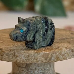Native American Zuni Bear Fetish Bead Hand Carved Sprit Animal Turquoise Eyes .8